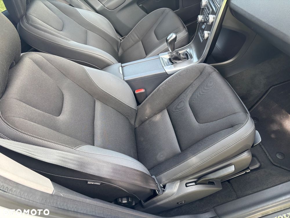 Volvo XC 60 D4 Drive-E Momentum - 21