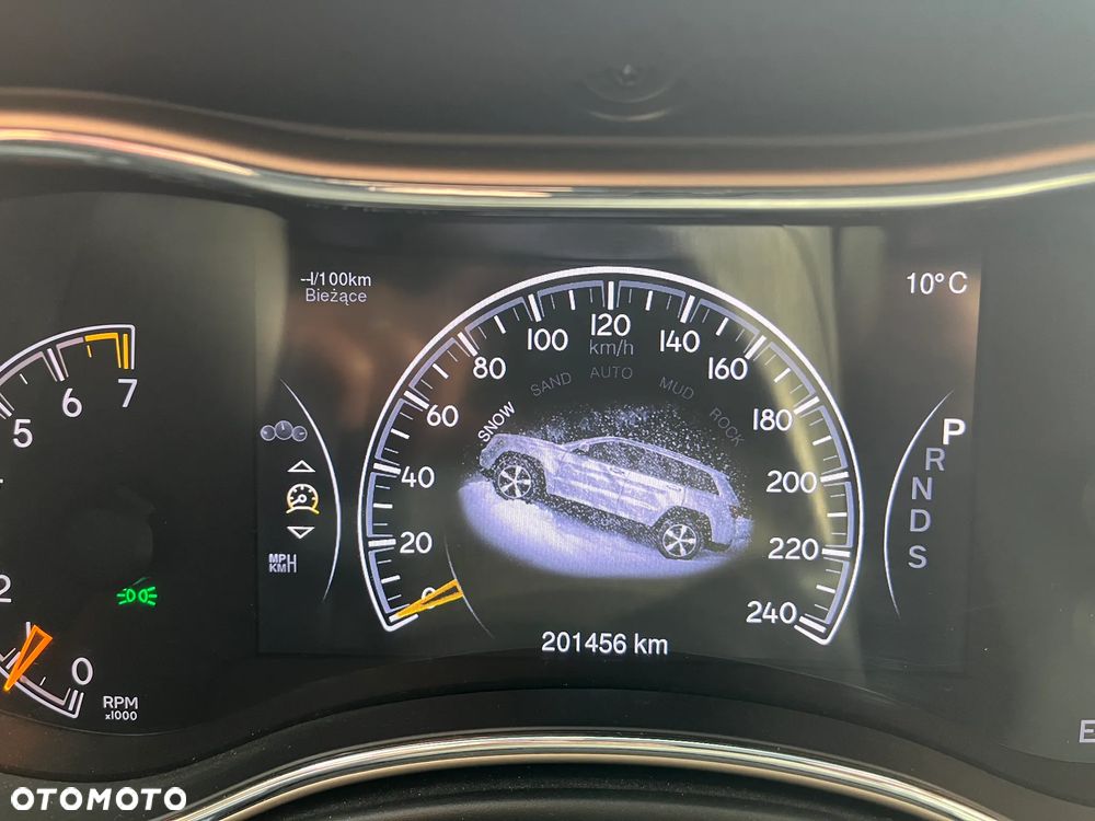 Jeep Grand Cherokee - 24