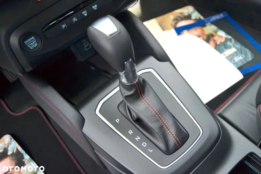 Ford Focus 1.0 EcoBoost mHEV ST-Line X - 12