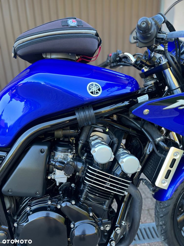 Yamaha FZS - 15