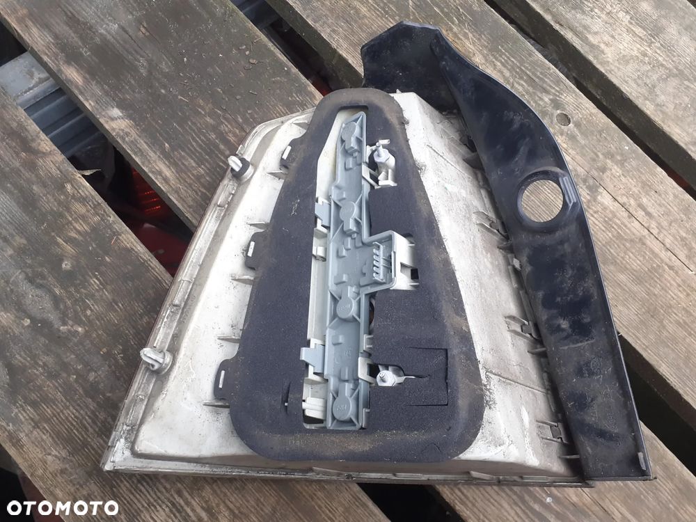 .  TYL TYLNA LAMPA PRAWA OPEL ZAFIRA B LIFT FL - 3