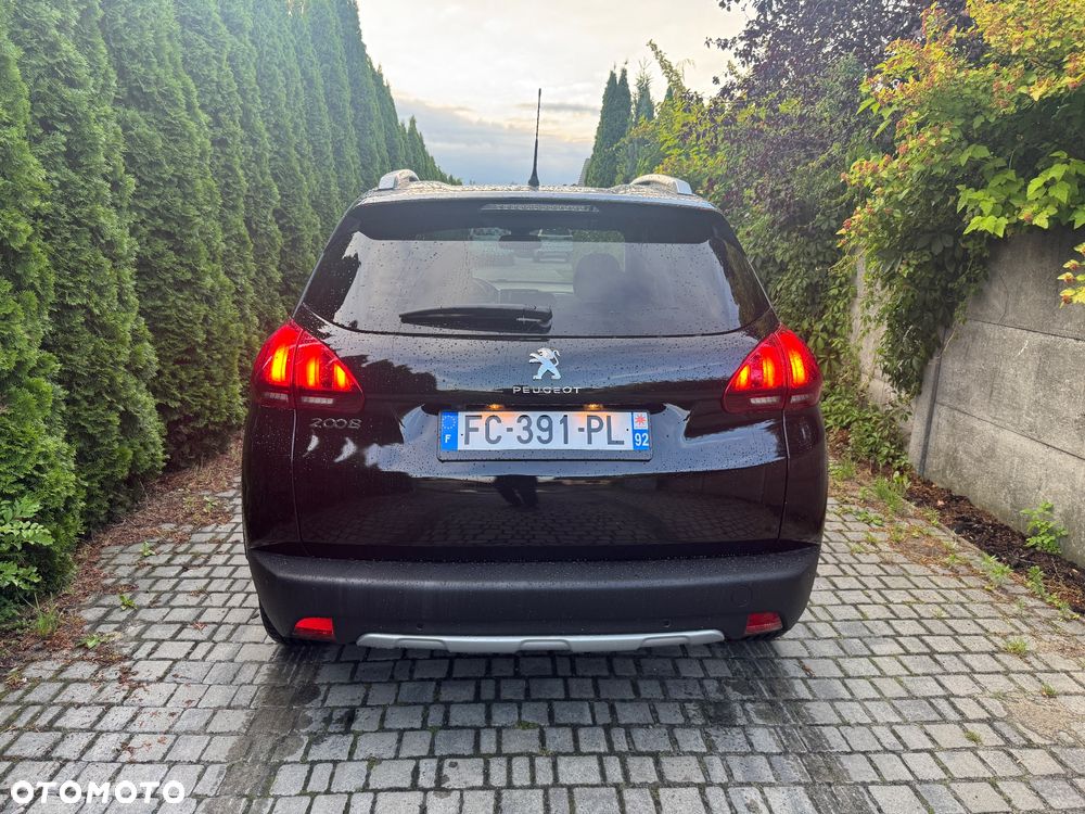 Peugeot 2008 1.2 Pure Tech GPF Allure S&S - 6