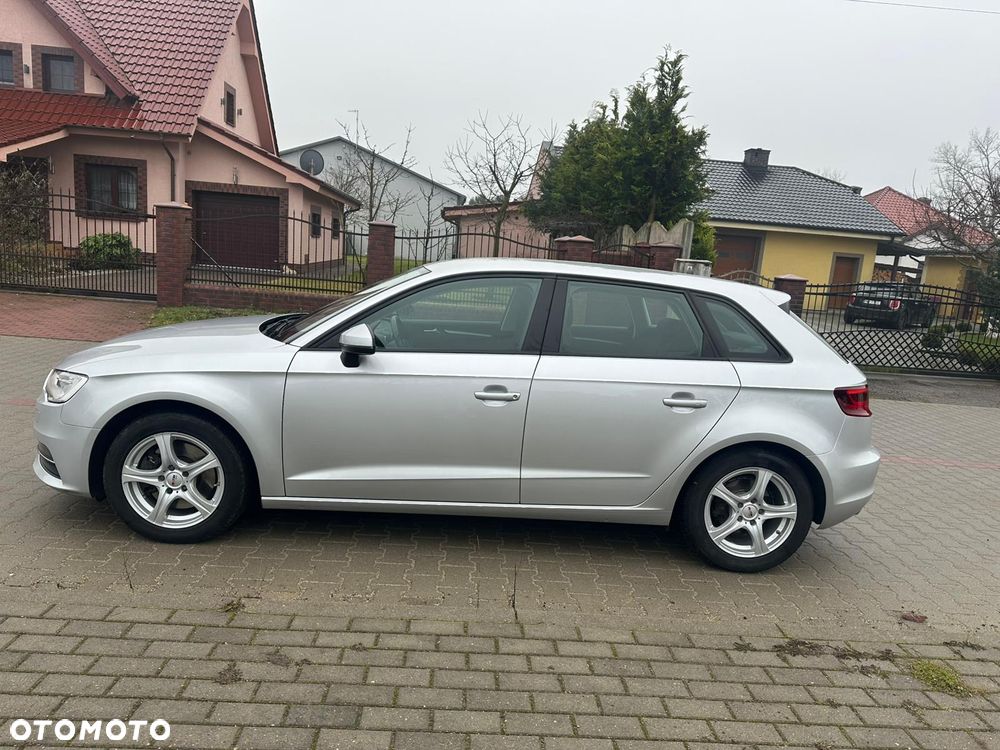 Audi A3 Sportback 1.8 TFSI Ambiente S tronic - 4