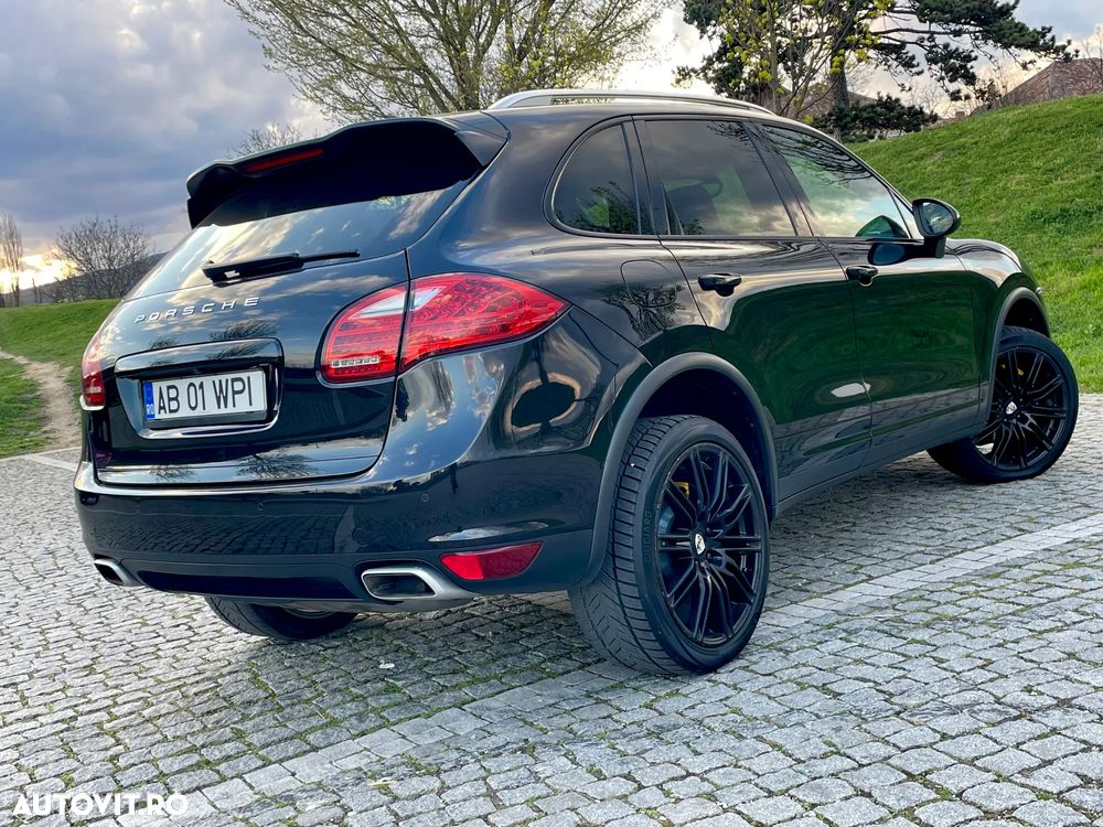 Porsche Cayenne 3.0 L V6 - 4