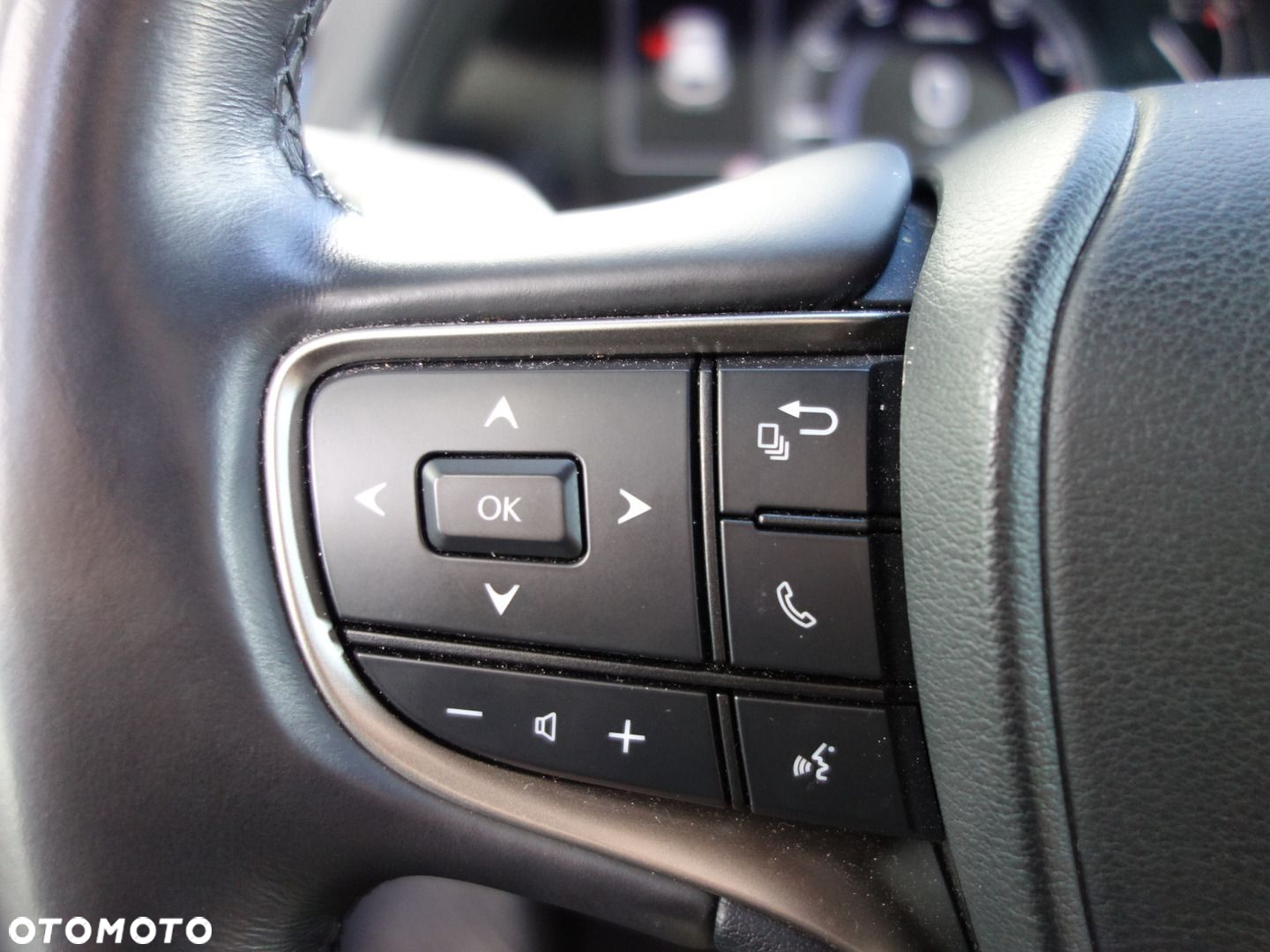 Lexus UX - 22