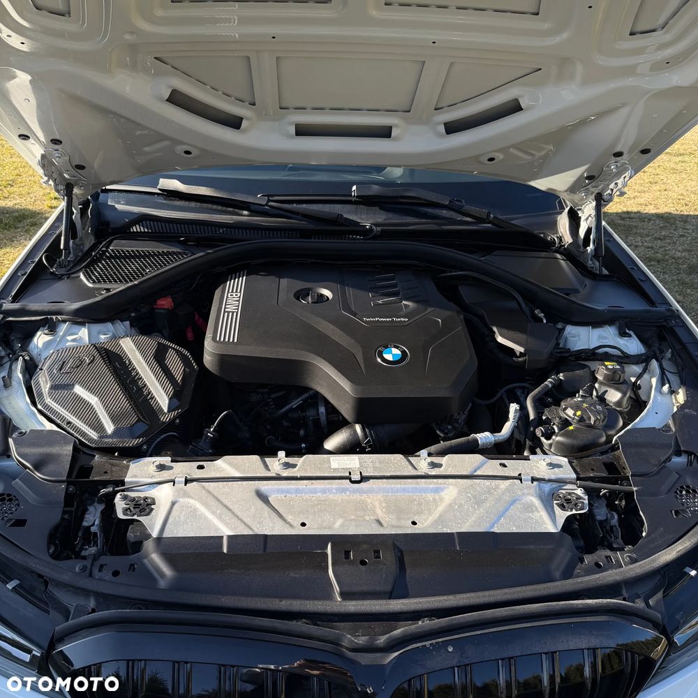 BMW Seria 3 330i xDrive M Sport - 38
