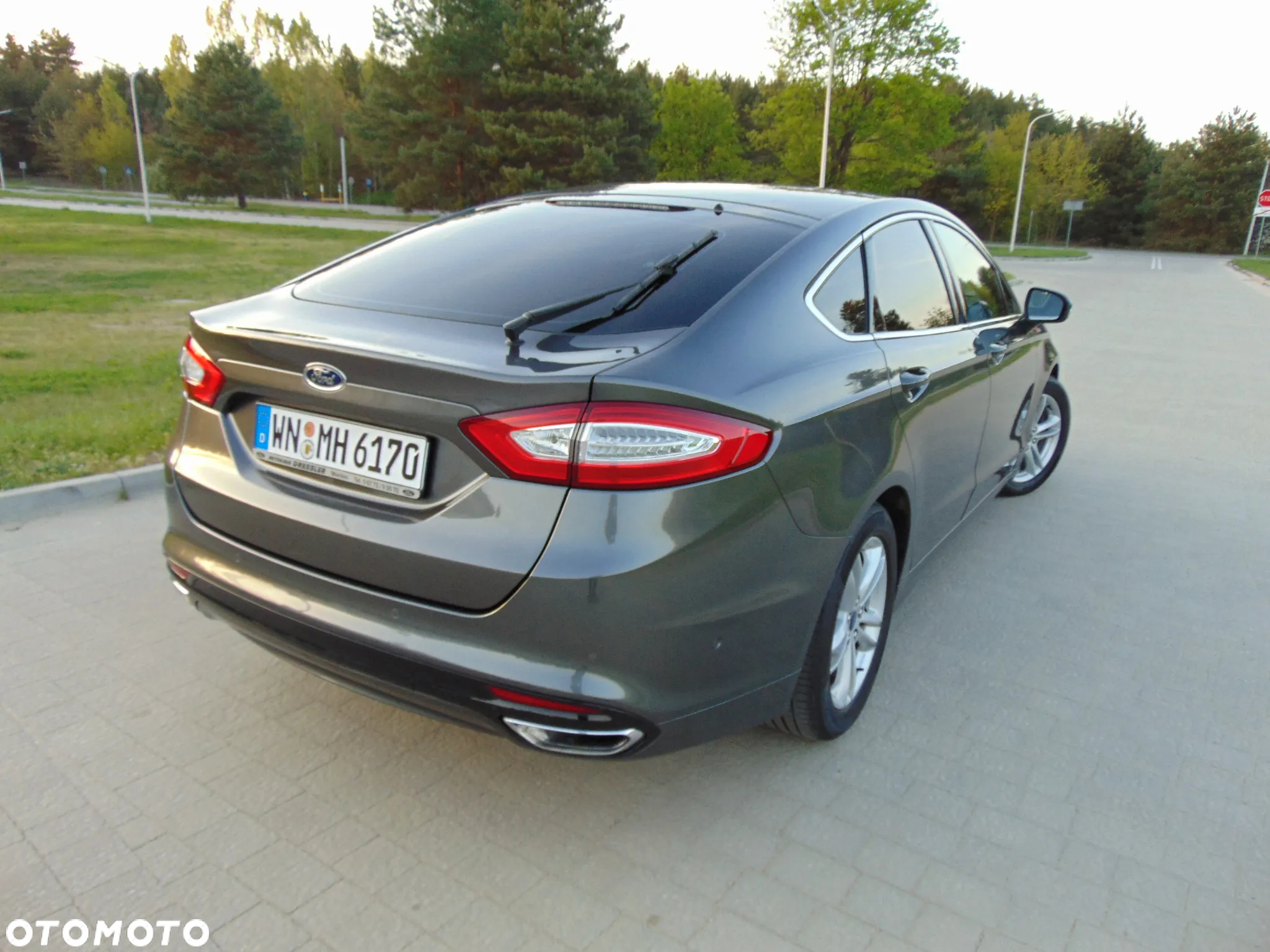 Ford Mondeo 2.0 EcoBoost Start-Stopp Autom Titanium - 4