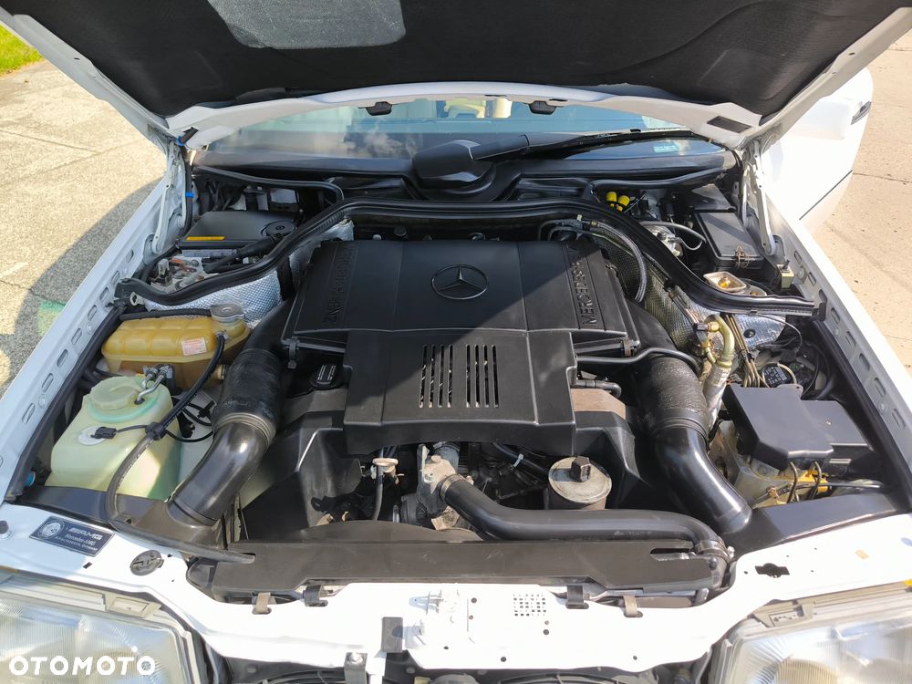 Mercedes-Benz Klasa E 420 - 32