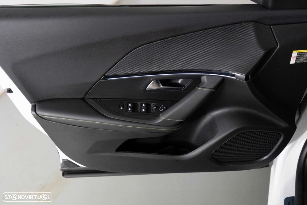 Peugeot 2008 1.2 PureTech GT Pack EAT8 - 23