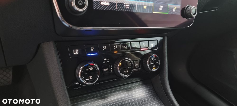 Skoda Superb 2.0 TDI DSG Premium Edition - 23