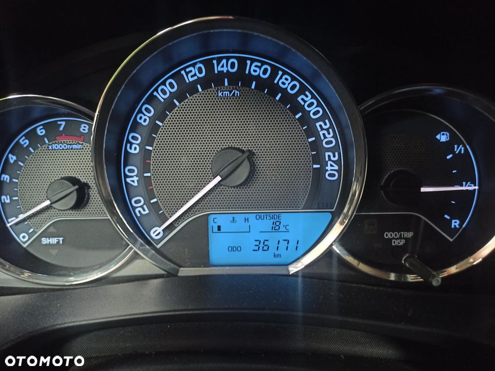 Toyota Corolla 1.6 Premium - 6