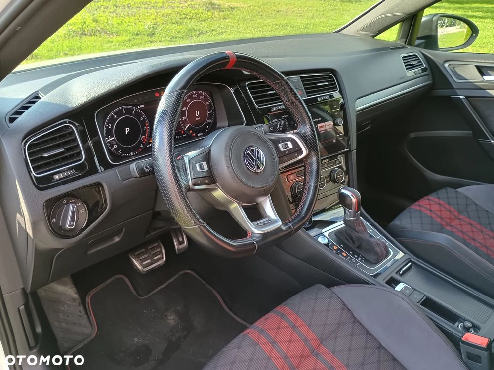 Volkswagen Golf 2.0 TSI GTI TCR DSG - 12