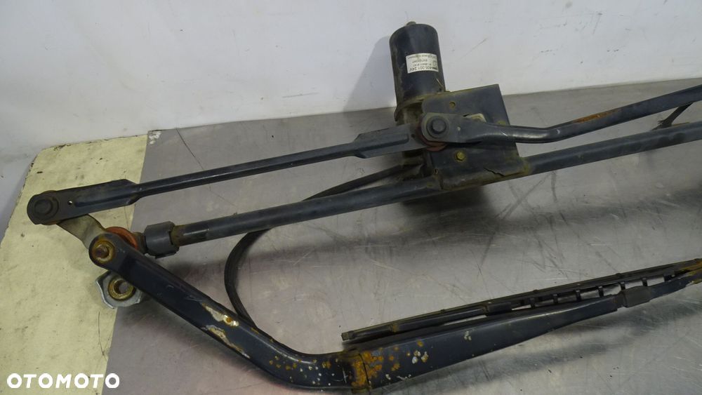 MECHANIZM WYCIERACZEK PRZÓD RAMIĘ MAN TGL 12.210 - 4