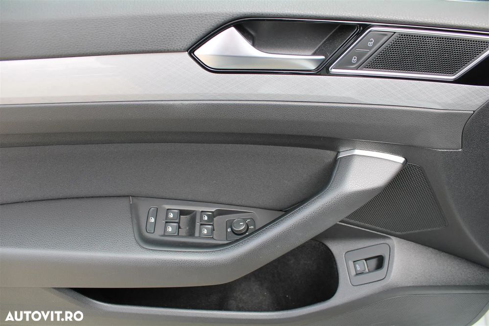 Volkswagen Passat 1.5 TSI ACT DSG Comfortline - 10