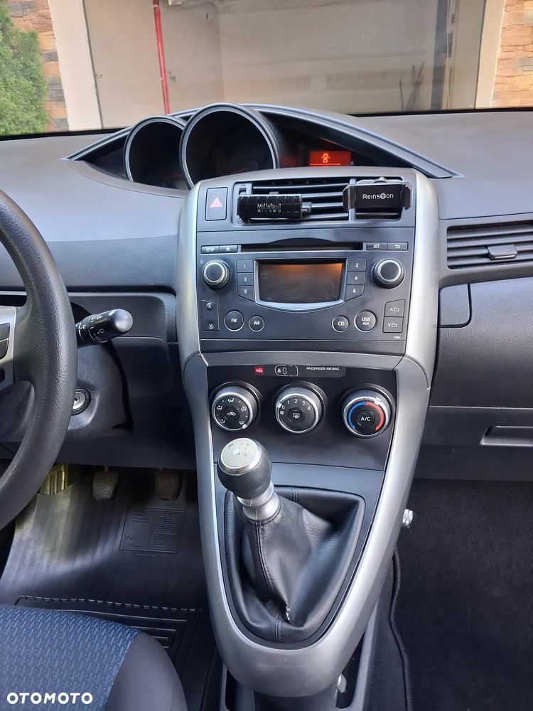 Toyota Verso - 16