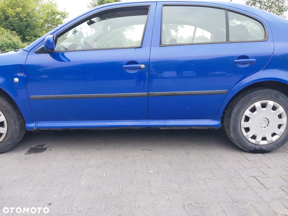 Skoda Octavia I FL Lift polift silnik 1.6 benzyna AEE 55kw drzwi klapa maska zderzak lusterko błotnik LF5K HB 4590 hak holowniczy szyba belka sanki pas przedni lampa maglownica próg blenda zamek klamka zegary skrzynia biegów panel sterownik moduł lewarek wydech tłumik NA CZĘŚCI WSZYSTKIE CZĘŚCI - 12