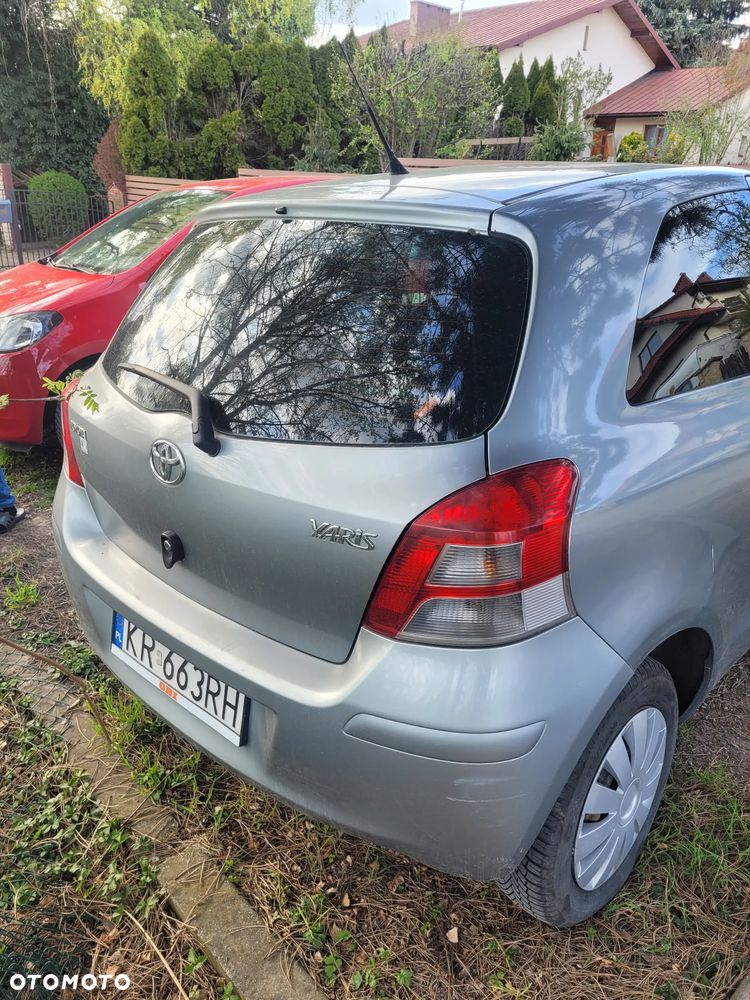 Toyota Yaris 1.0 Terra - 2