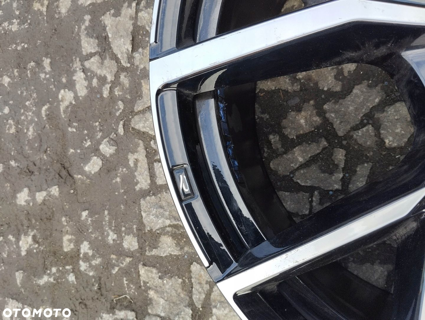 760601025AF FELGA ALU VW TOUAREG R-LINE 22 9,5 ET 31 5X112 760 - 4