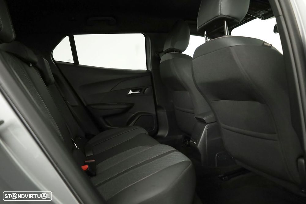 Peugeot 2008 1.2 PureTech Allure - 22
