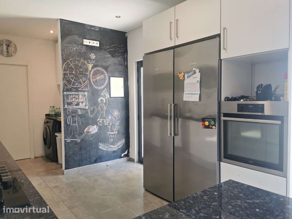Moradia T3 +1 Renovada Pronta a Habitar Espaço, Conforto e excelent... - Grande imagem: 5/28