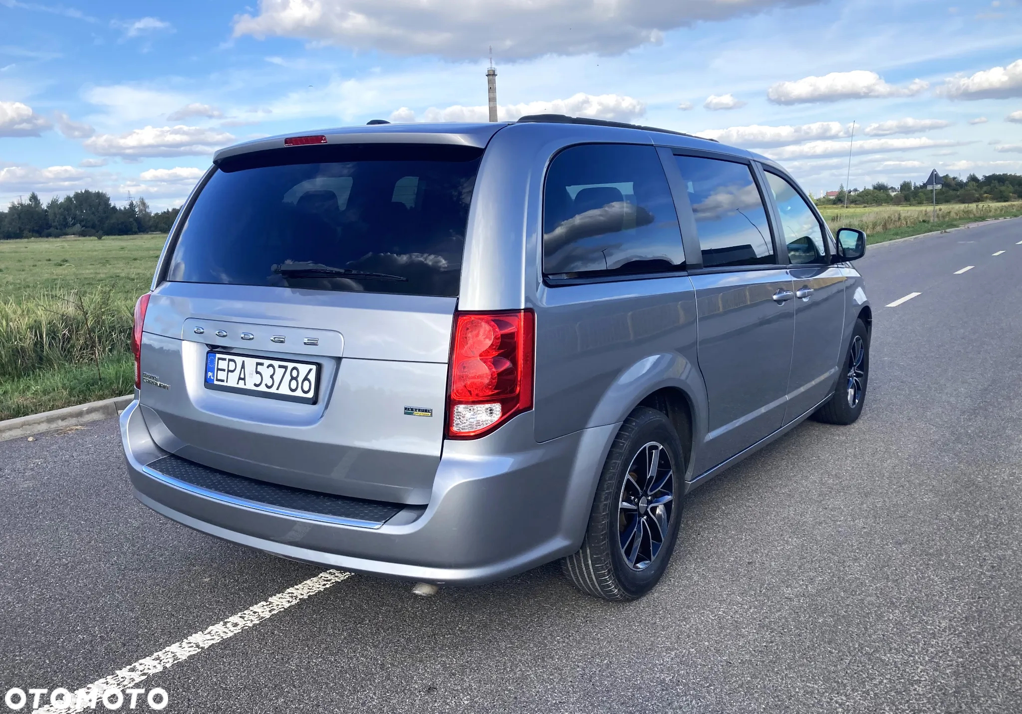 Dodge Grand Caravan - 5