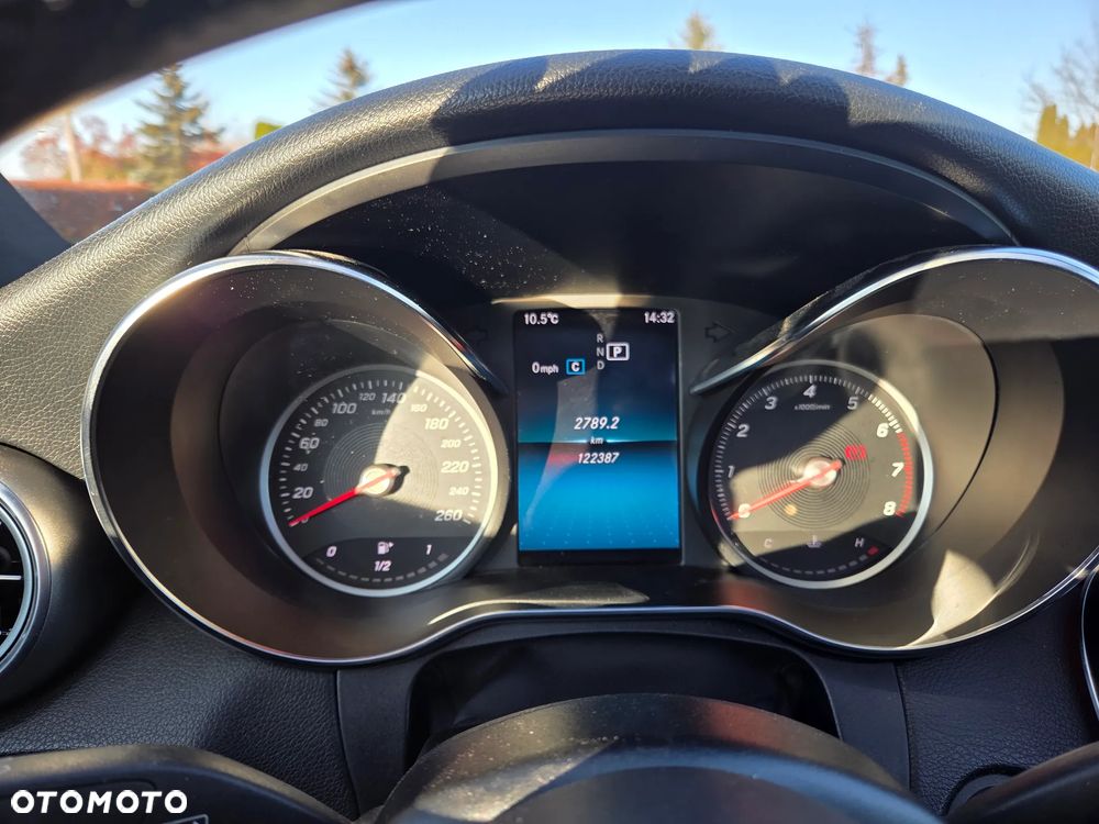 Mercedes-Benz Klasa C 300 4Matic 9G-TRONIC AMG Line Plus - 19