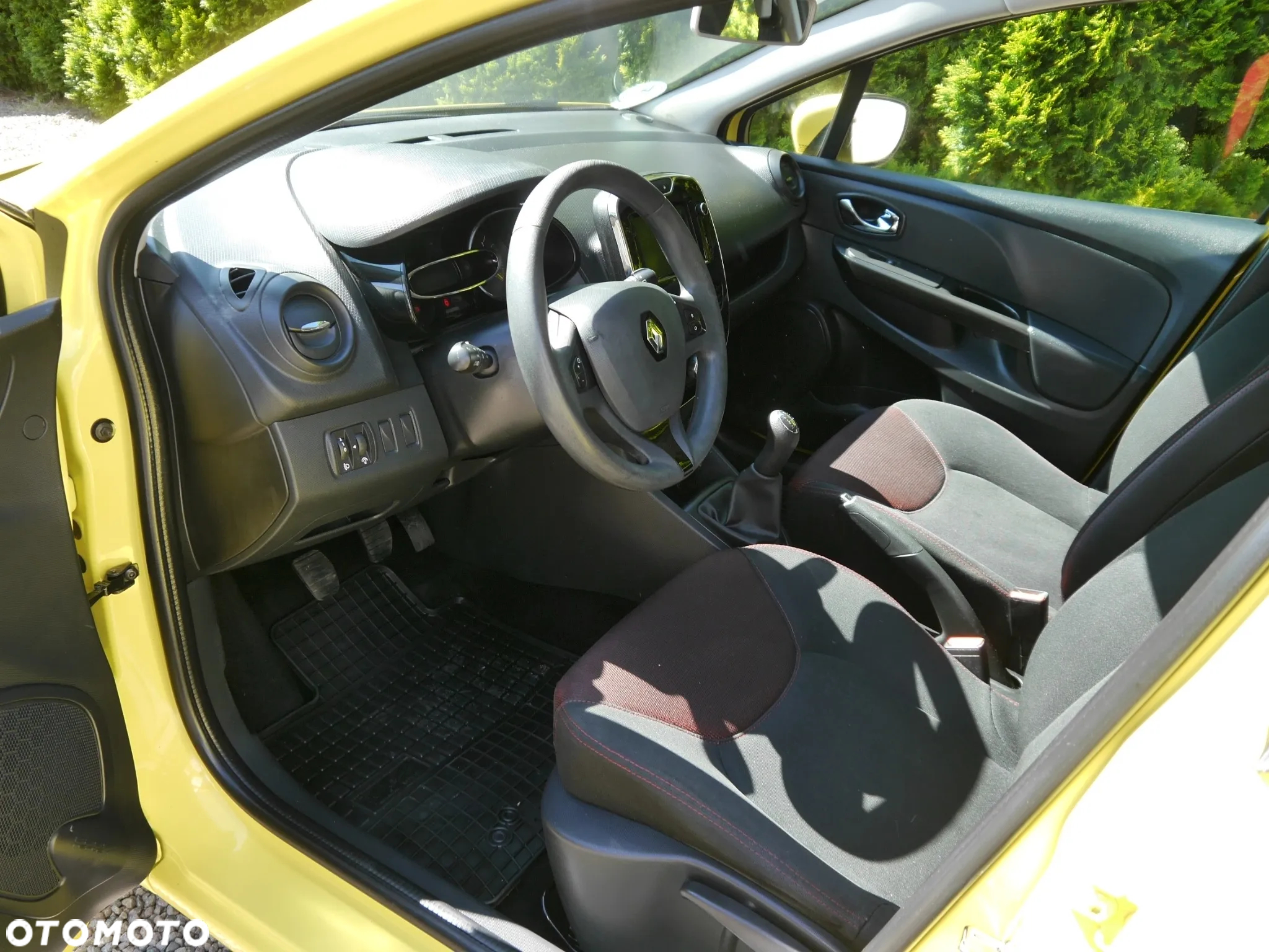 Renault Clio 1.2 16V 75 LIMITED - 12