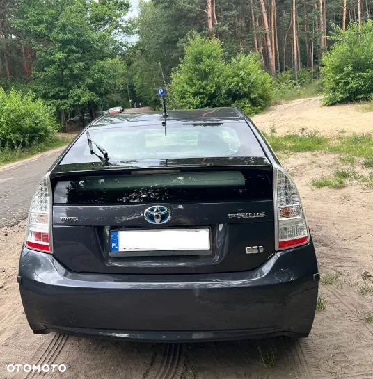 Toyota Prius (Hybrid) - 2