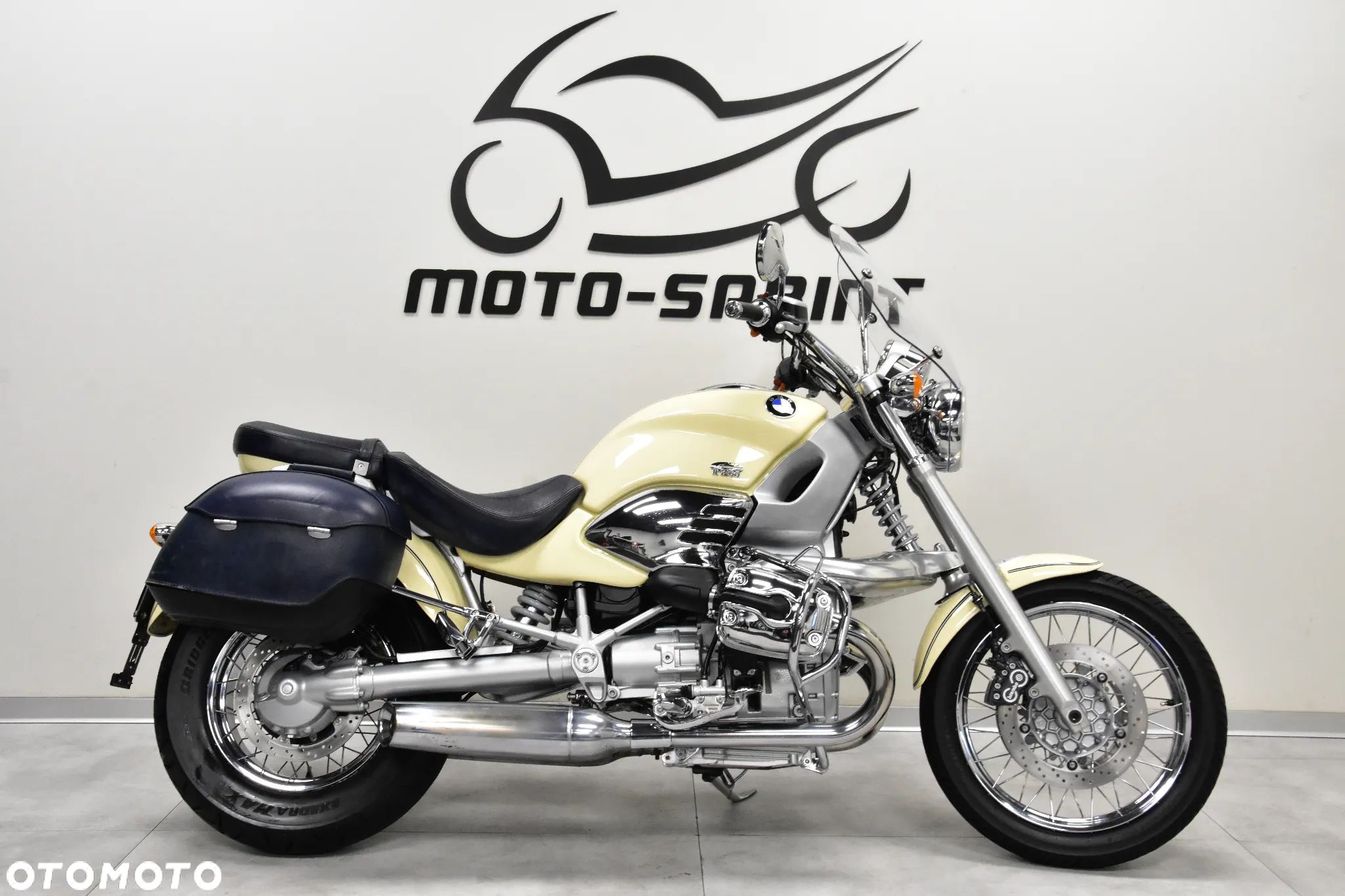 BMW R - 1