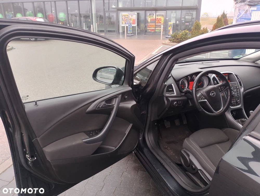 Opel Astra 1.4 T Enjoy S&S - 9