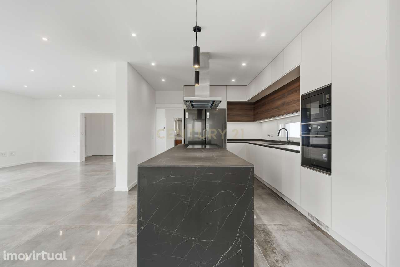 Luxuosa Moradia T4 com Vista Mar em Silveira, Torres Vedras - Grande imagem: 2/51