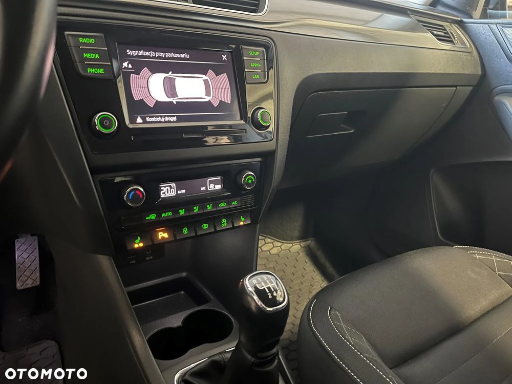 Skoda RAPID 1.0 TSI Style - 14