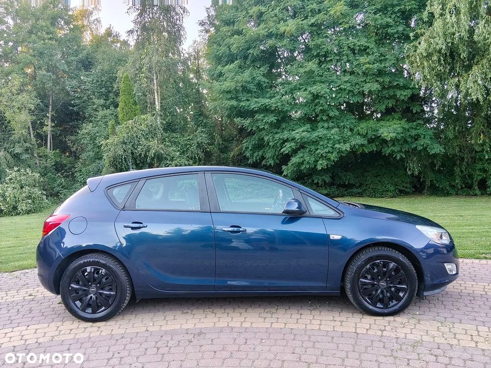 Opel Astra 1.4 T Executive - 3