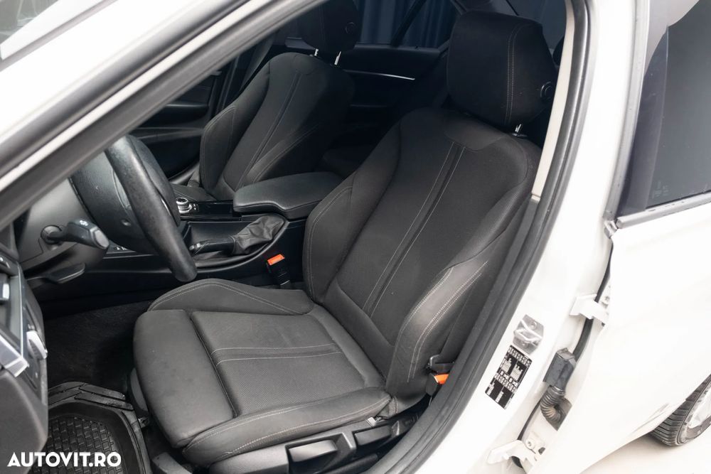 BMW Seria 3 318d Aut. Sport Line - 24