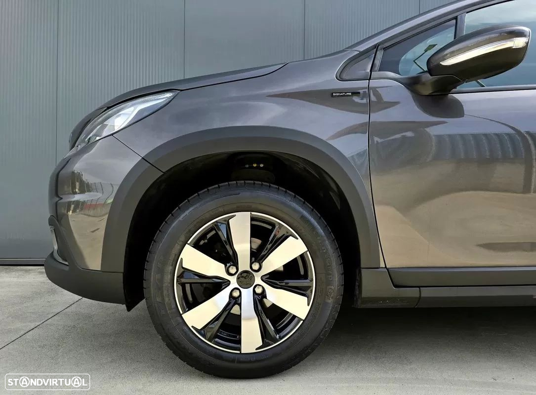 Peugeot 2008 1.2 PureTech Signature - 4