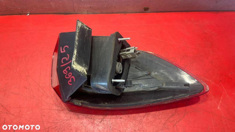 LAMPA TYL PRAWA BLOTNIK FORD MONDEO MK4 - 4
