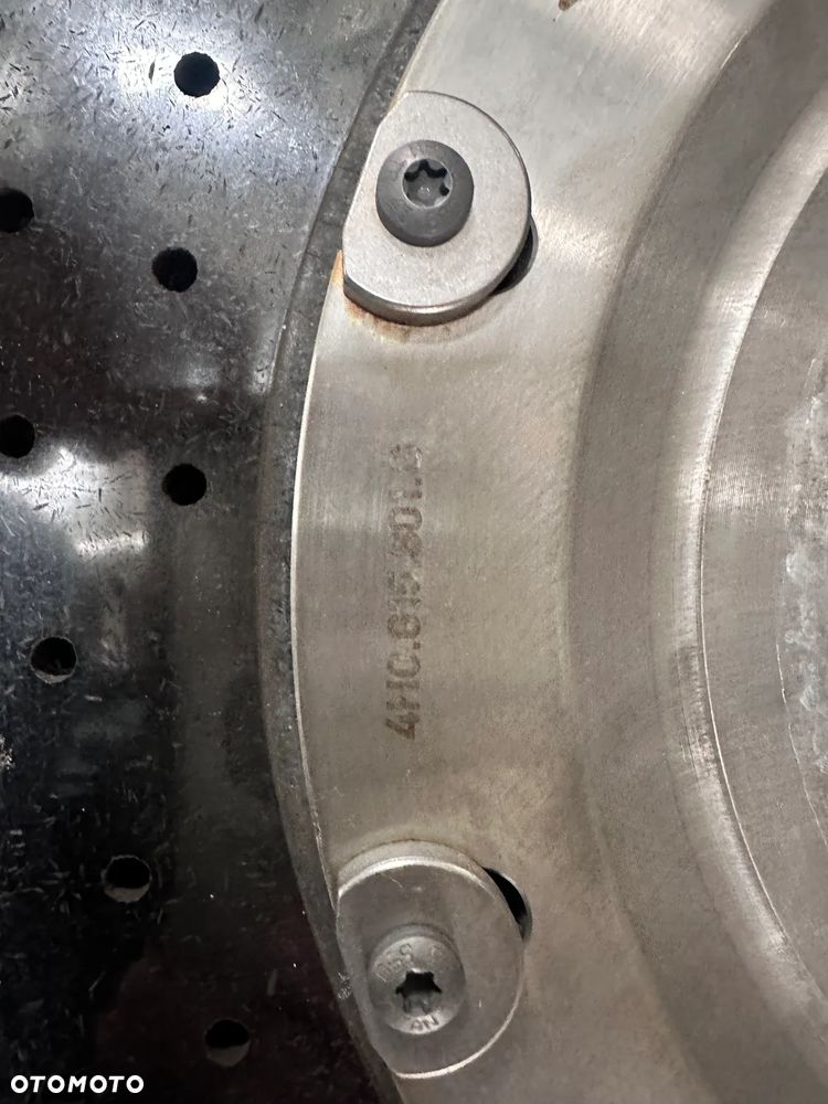 Tarcza Hamulcowa ceramiczna Audi S7 S8 tył 4H0615601G - 3