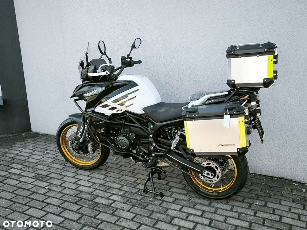 QJMOTOR SRT900SX - 29