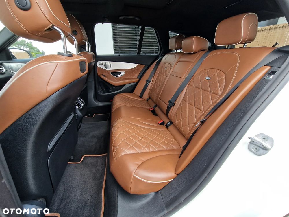 Mercedes-Benz Klasa C 400 4-Matic 9G-TRONIC - 8