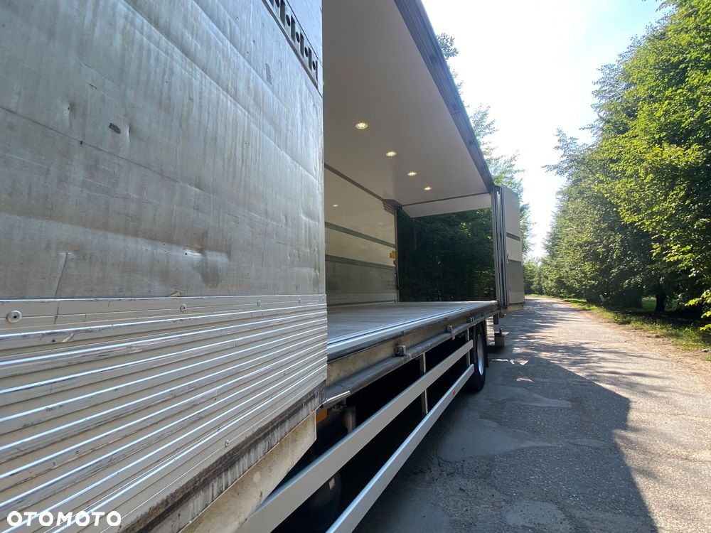 Mercedes-Benz ACTROS 1832 - 33