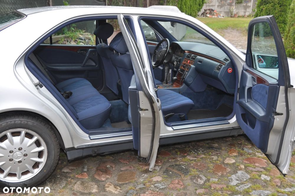 Mercedes-Benz Klasa E - 19