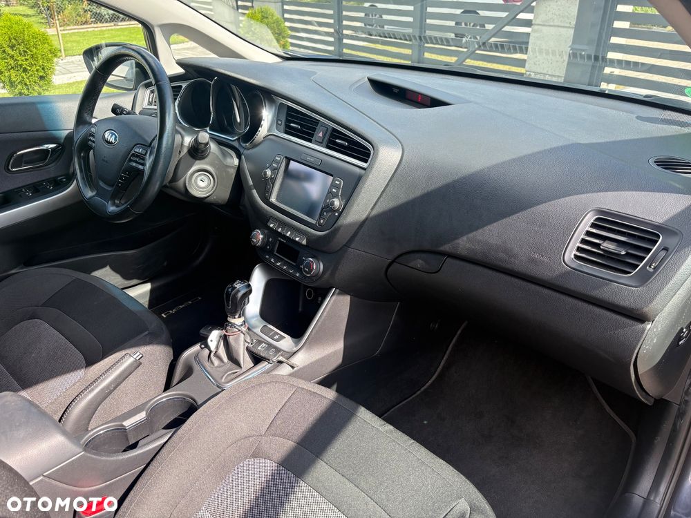Kia Ceed 1.6 CRDi 136 ISG Dream Team Edition - 9