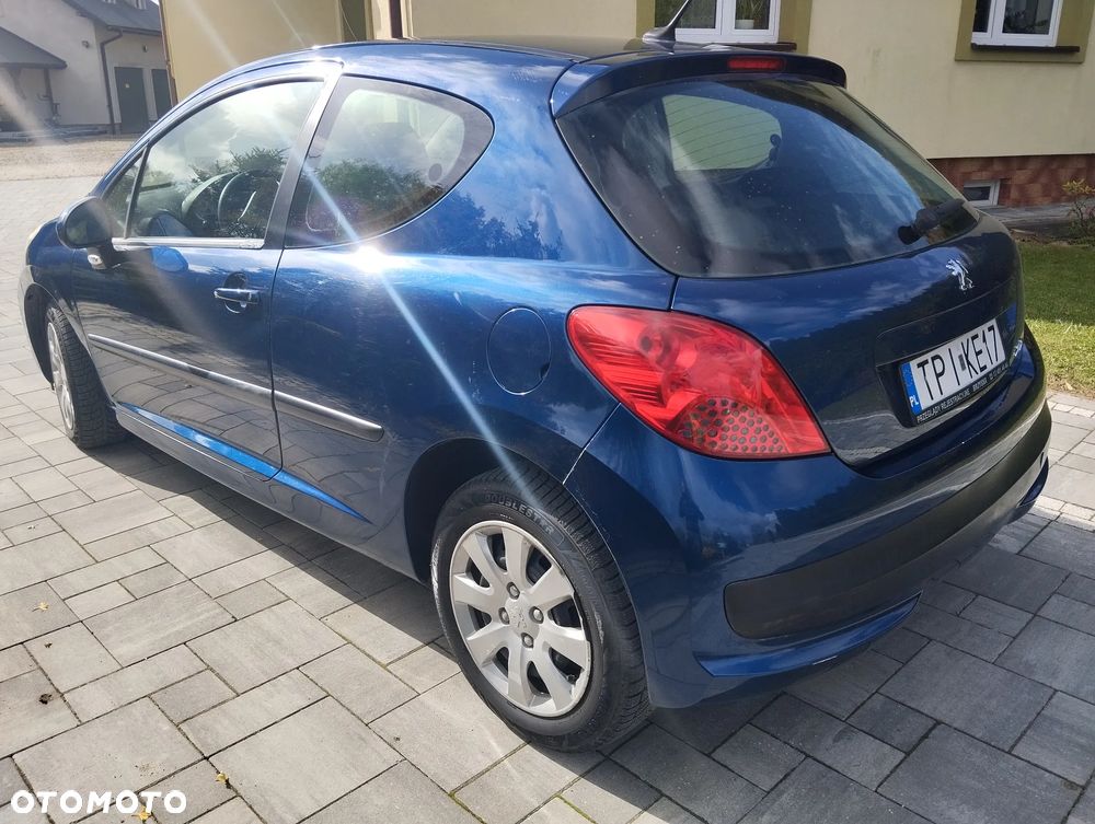 Peugeot 207 2006 photo 3
