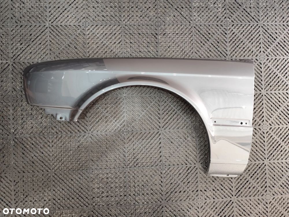 Błotnik przód Lewy BMW 3 E30 09.82-11.93 kolor 184 Delphin metallic - 1