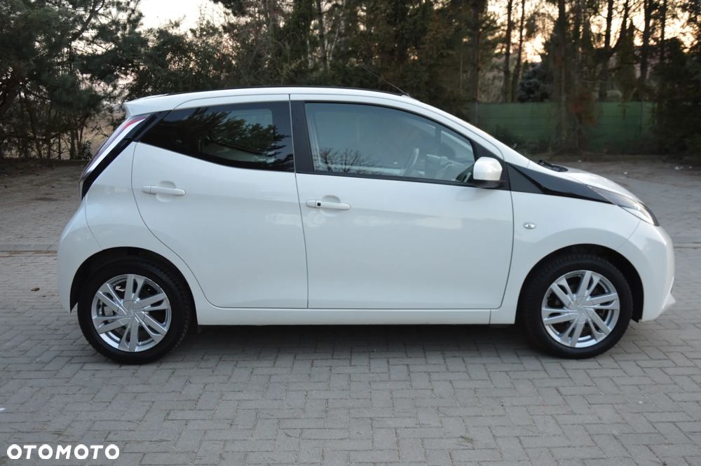 Toyota Aygo x mit x-business Paket - 5