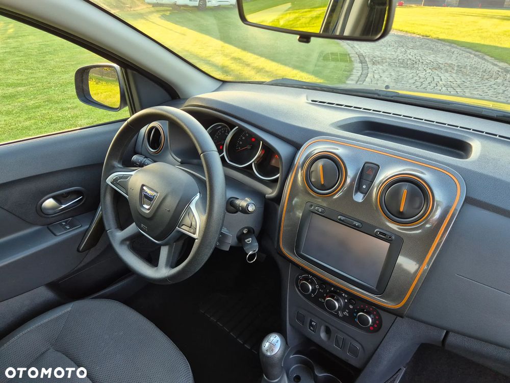 Dacia Sandero TCe 90 Celebration - 22