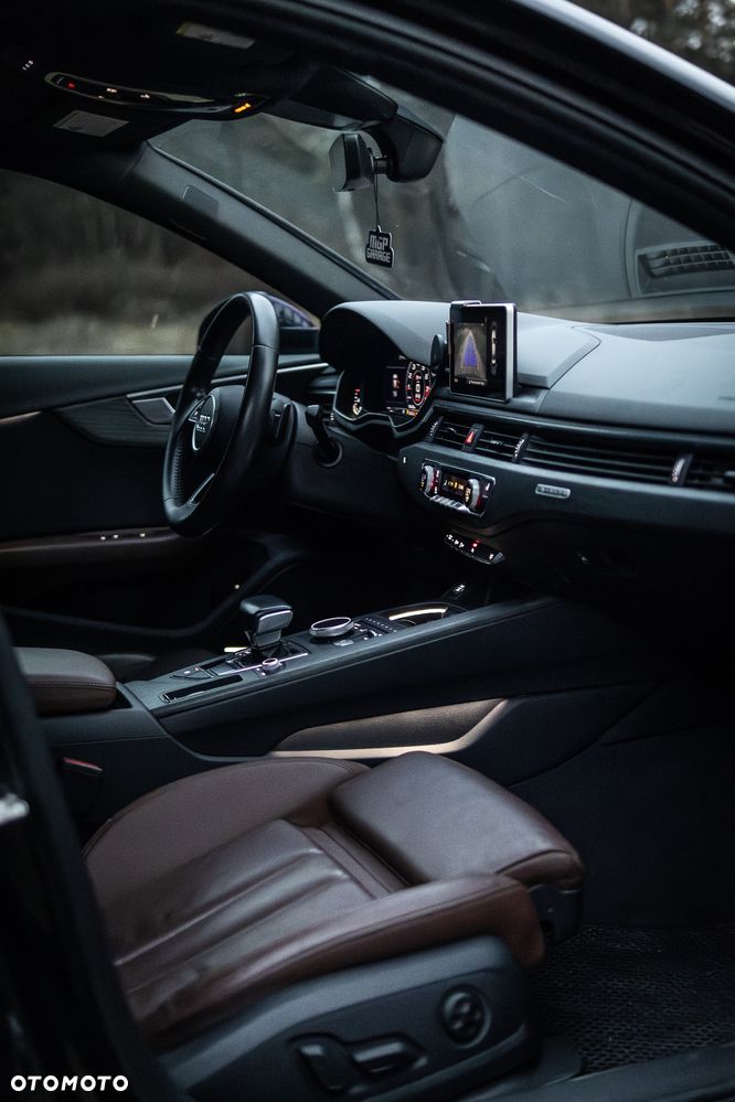 Audi A4 Limousine - 8