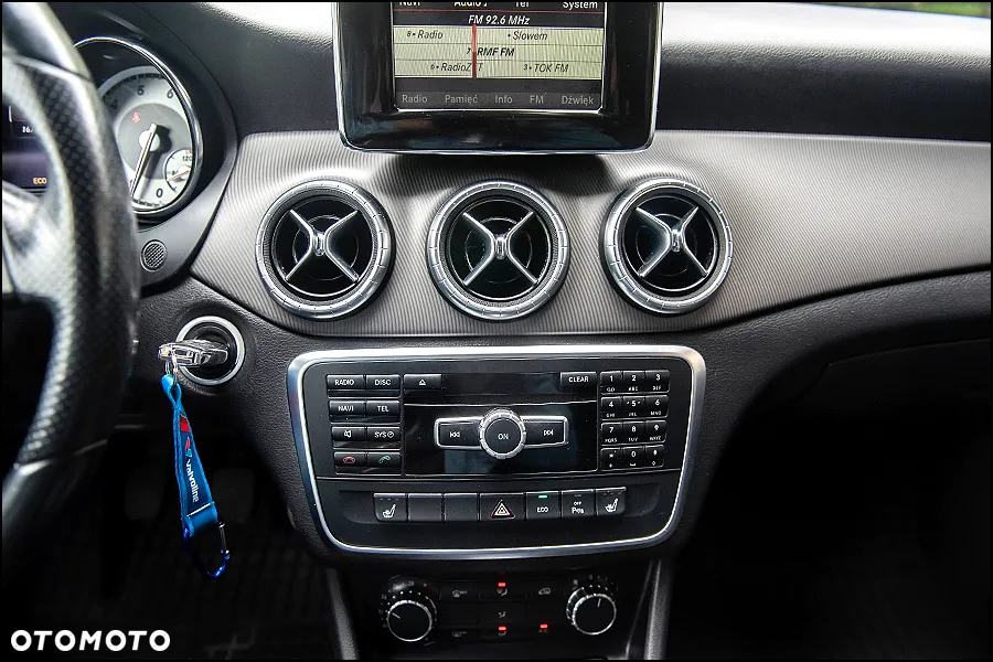 Mercedes-Benz CLA - 23