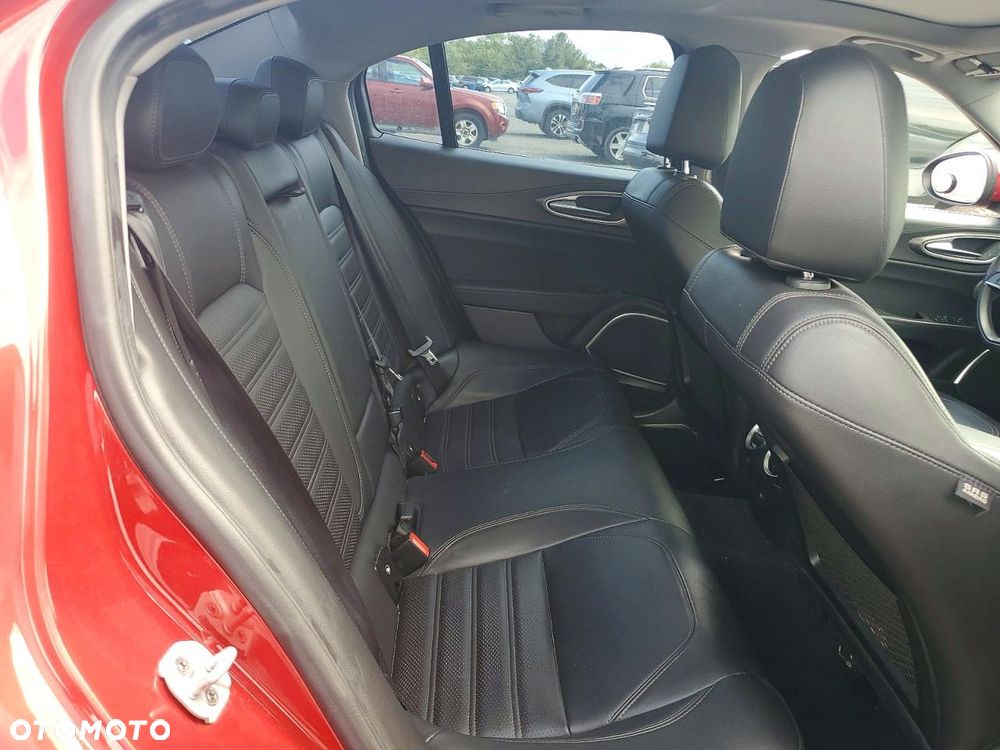 Alfa Romeo Giulia 2.0 Turbo Veloce TI Q4 - 11
