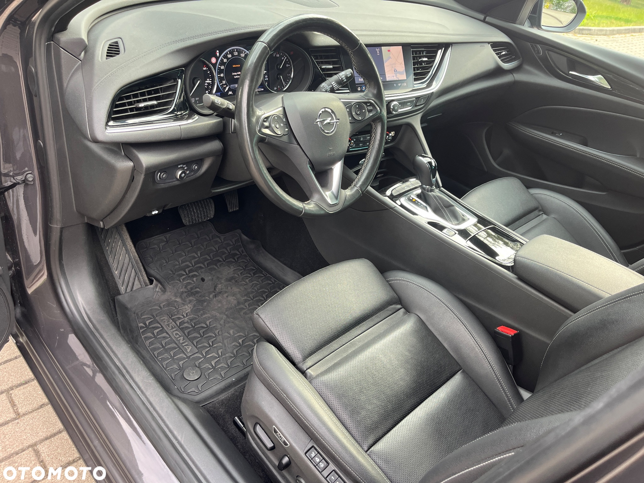 Opel Insignia - 16